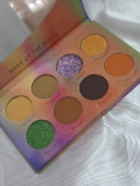 We Are Fluid 8 Shade Palette